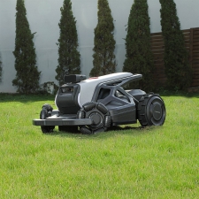 AIRSEEKERS TRON Robotic Lawn Mower  RTK   VIO   3D Vision Navigation  15Ah Battery  200m²/h Efficiency  300mm Cutting Width  3