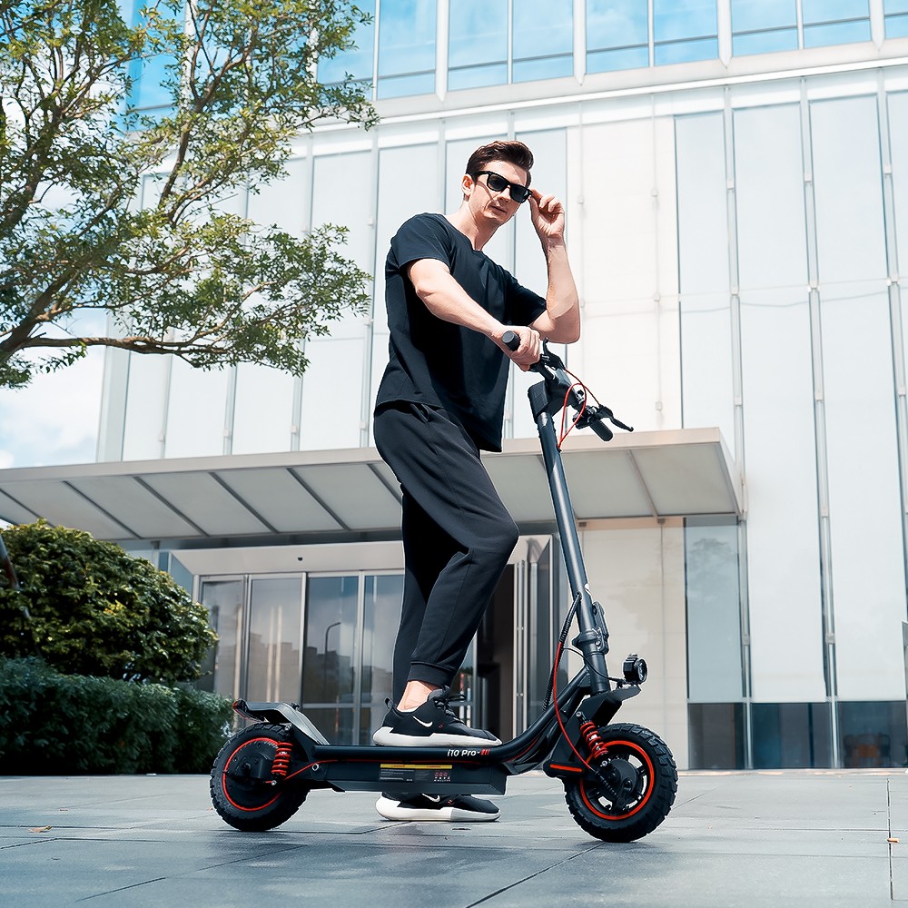 iScooter i10 Pro Electric Scooter 800W Motor 48V 15Ah Battery 10-inch Tires 45km/h Max Speed 60km Range Electronic Brake