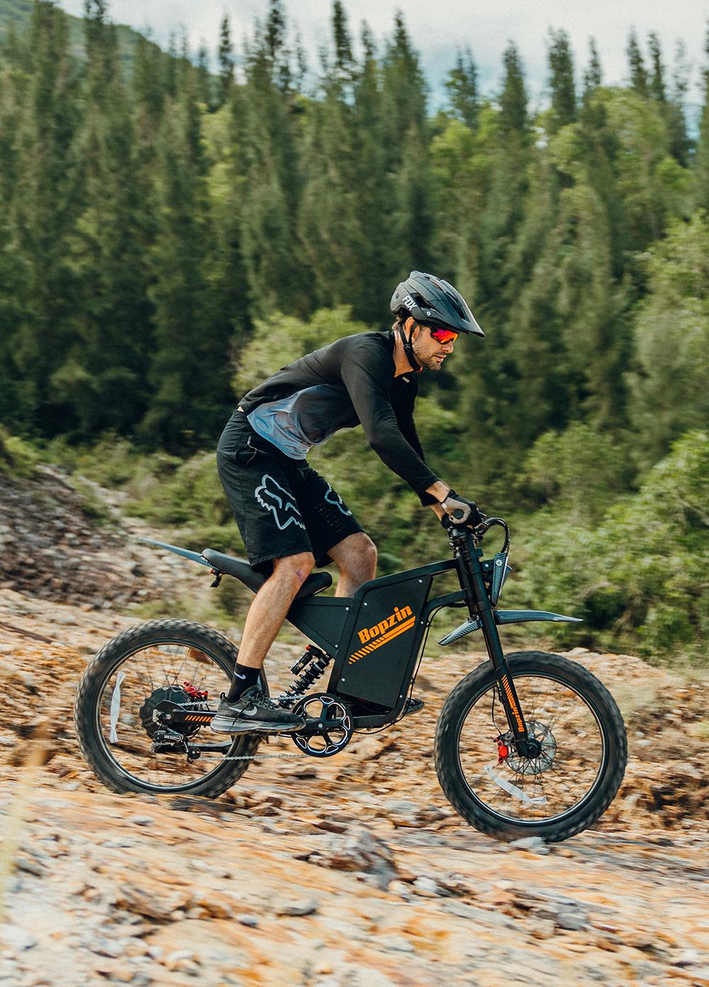BOPZIN Q8 Electric Dirt Bike  3000W Peak Motor  60V 35Ah Removable Battery  Up to 45MPH  68 Miles Max Range  25' Fat Tires  Dua